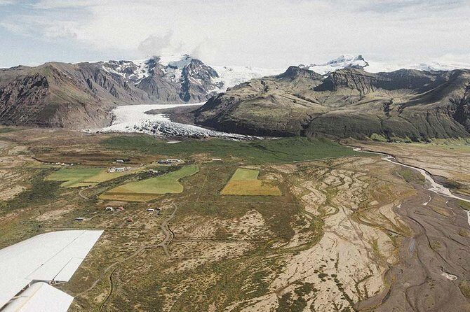 Scenic Airplane flight around Skaftafell National Park - A Closer Look at the Experience