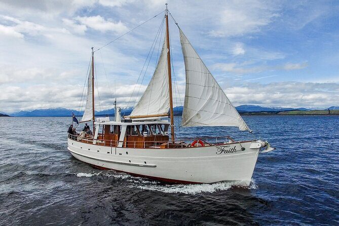 Scenic Cruise & Guided walk on Historic Motor Yacht Lake Te Anau - What makes this tour stand out?