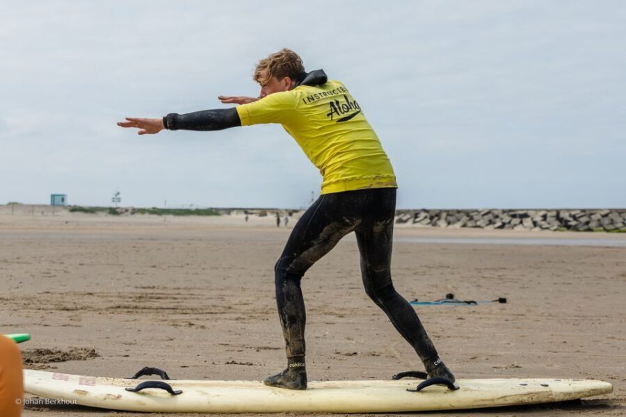 Scheveningen Beach: 1,5-Hour Surf Experience for Adults - What to Expect During the Surf Lesson