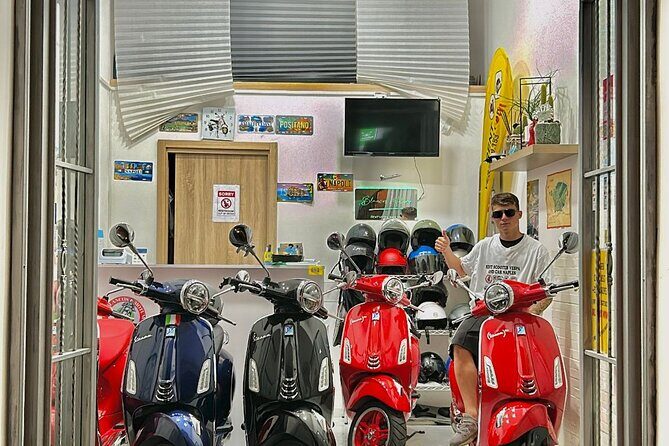 Scooter Vespa rental - Navigating Naples by Scooter: Tips and Considerations