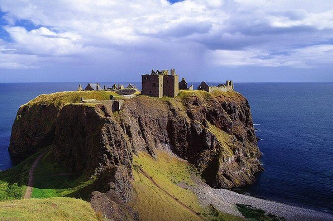 Scottish Castles Glamis and Dunnottar Italian Tour Guide - Exploring Scotland’s Castles and Coastline: A Deep Dive into the Tour Experience