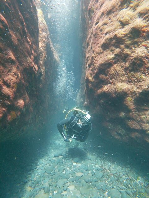 Scuba Diving in the Volcanic Caldera/shorelines of Santorini - A Closer Look at the Santorini Scuba Experience