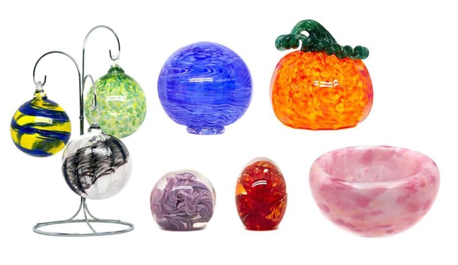 Seattle: Glassblowing Workshop  Create Your Own Art - Who Will Love This Experience?