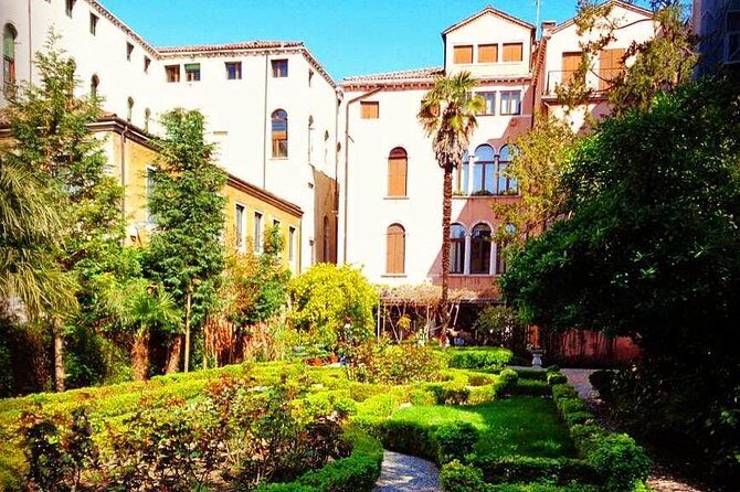 Secret gardens of Venice in the Dorsoduro district with Cichetti tasting - FAQ