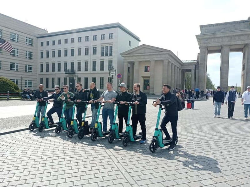 Self-drive E-Scooter shared guide in small groups - Analyzing the Value