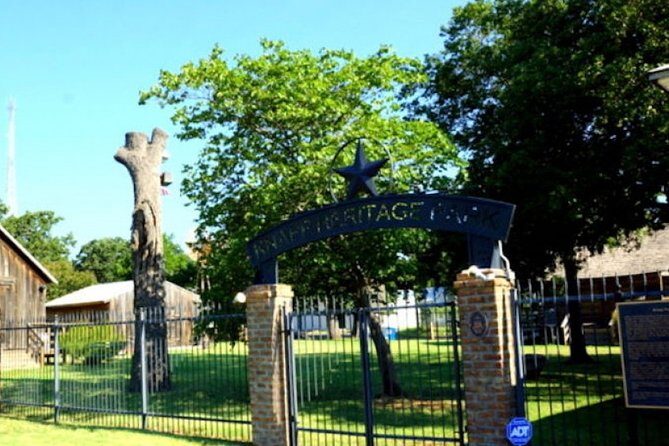 Self-Guided Arlington Scavenger Hunt: What Dreams Are Made Of - Who Will Love This Experience?