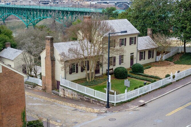 Self-Guided Scavenger Hunt: Knoxville's Perfect Blend - What to Expect on Your Knoxville Scavenger Hunt