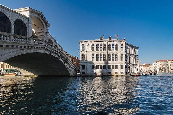 Shared Gondola Ride in Venice through enchanting Bridge of Sighs - Who Should Consider This Tour?
