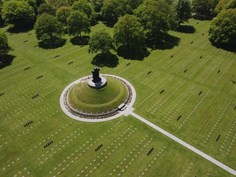 Shore excursion Normandy Private Tour with a Licensed Guide - Detailed Breakdown of the Itinerary