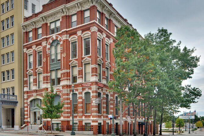 Sights of Downtown Houston Smartphone Audio Walking Tour - Practical Tips for Your Houston Walk