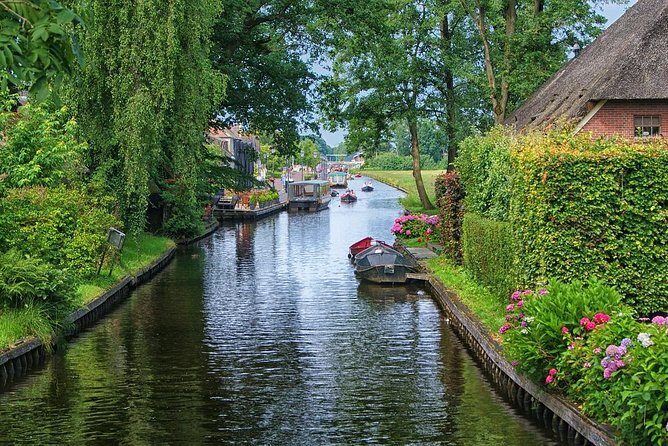 Sightseeing Keukenhof Tulip fields, Giethoorn tour from Amsterdam - Who Will Love This Tour?
