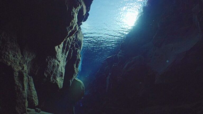 Silfra: Diving Between Tectonic Plates - Who Will Love This Tour?