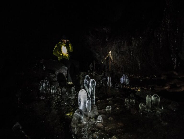 Silfra: Leidarendi Lava Caving & Snorkeling Tour with Photos - The Itinerary: What to Expect from Start to Finish