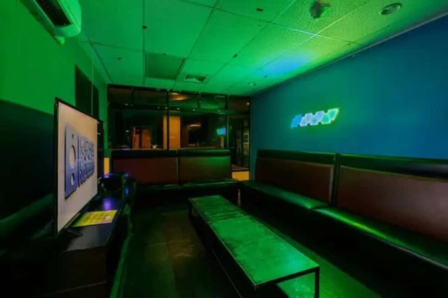 Sing Your Heart Out: Kapolei Karaoke Experience - Who Is This Experience Best For?