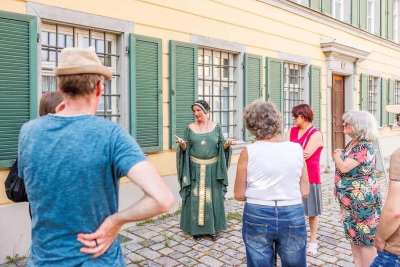 Singing: Historical city tour with Duchess Hadwig of Swabia - The Unique Guide: Duchess Hadwig