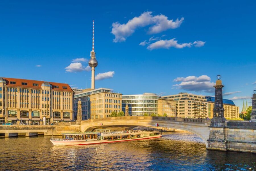 Skip-the-line Boat Cruise and Berlins Old Town Guided Tour - Who Should Consider This Tour?
