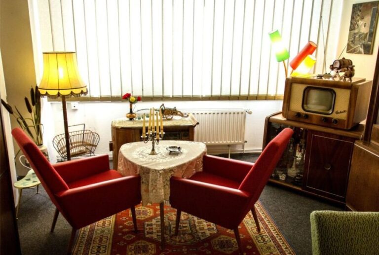 Skip-the-line DDR Museum and Berlins Old Town Private Tour - A Closer Look at the Tour: What to Expect