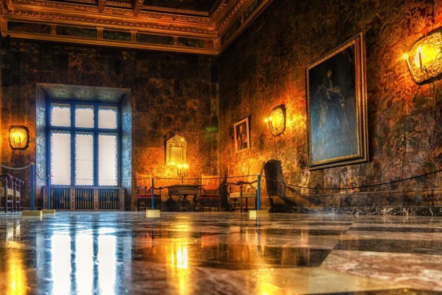 Skip-the-line Wawel Cathedral in Krakow Private Tour - Exploring Krakow’s Wawel Hill: A Deep Dive