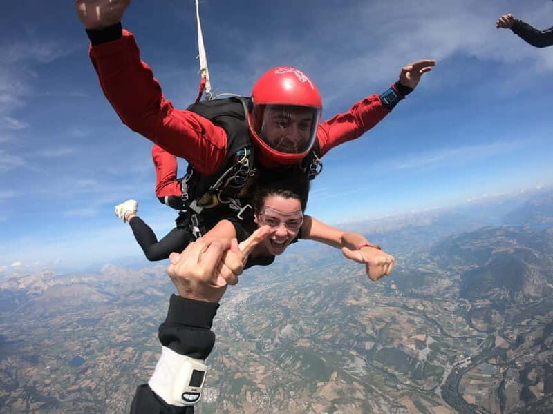Skydiving in Gap-Tallard - Who Should Consider This Experience?