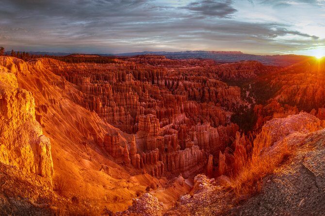 Small Group: Bryce Canyon and Zion National Park Day Tour - Experience Zion and Bryce Canyon in a Day: A Detailed Look at This Small-Group Tour