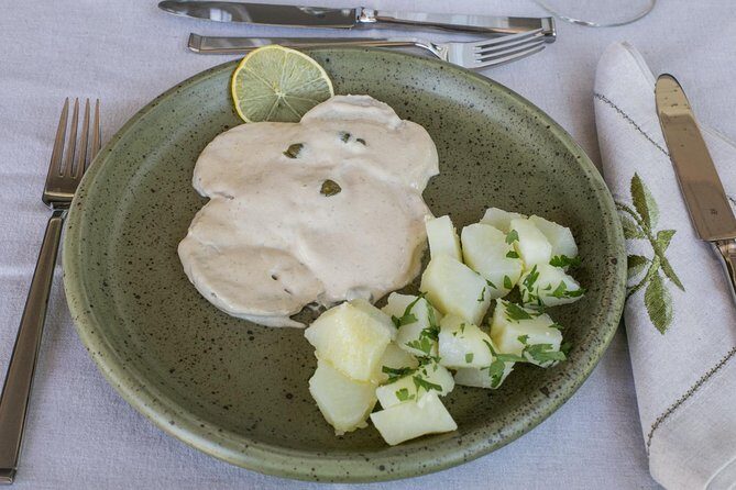 Small Group Market tour and Dining Experience at a Cesarina's home in Trento - Exploring the Flavors of Trento: A Detailed Look