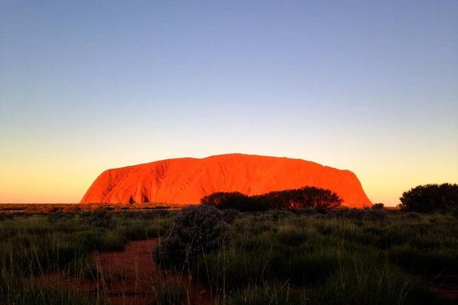 Small Group Uluru Sunset Viewing Tour - The Snacks and Sparkling Wine
