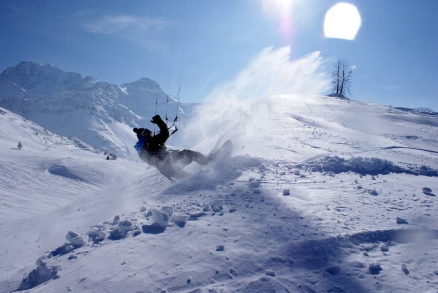 Snowkiting School on the Simplon Pass - The Experience: Breaking Down the Day