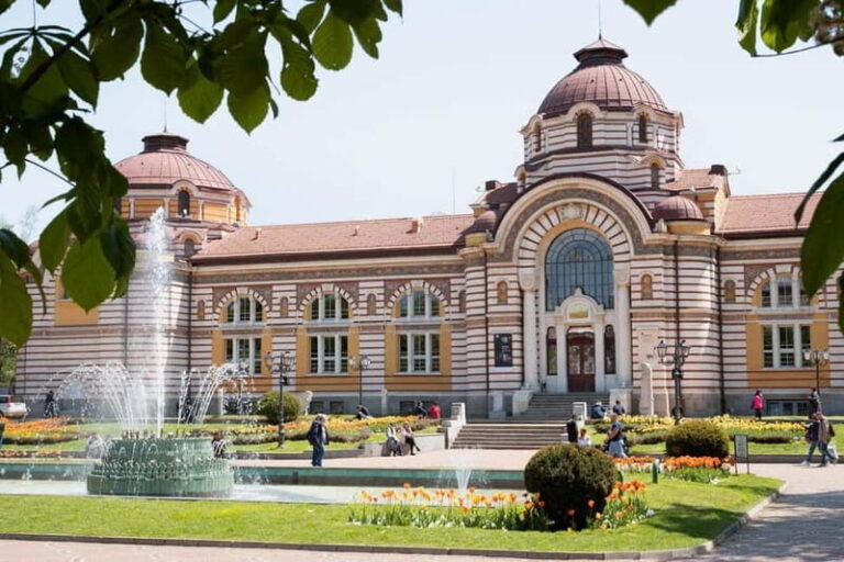 Sofia: Express Walk with a Local in 60 minutes - Exploring Sofia in a Nutshell