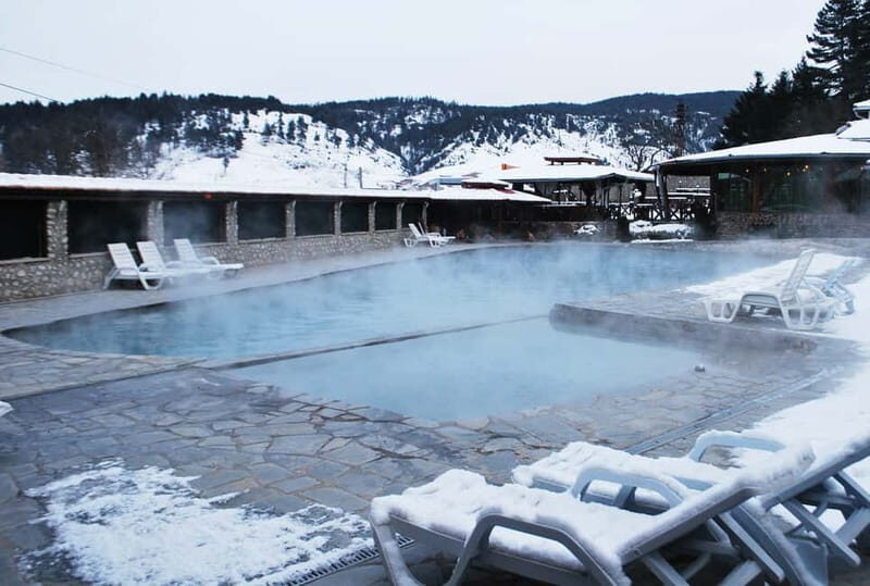 Sofia: Seven Rila Lakes Snowshoe Walk & Thermal Spring Pools - Visiting the Rila Lakes Hut