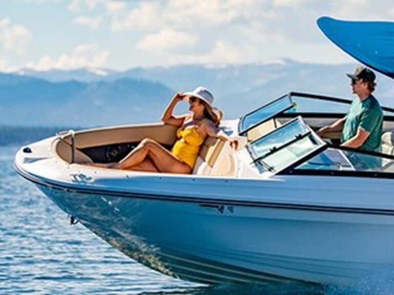 South Lake Tahoe: 24-foot Crest Pontoon Boat Rental - In-Depth Review: What to Expect with Your Lake Tahoe Pontoon Adventure