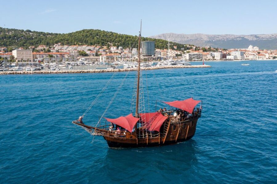 Split: Cruise on Columbo's Pirate Ship "Santa Maria" - An In-Depth Look at the "Santa Maria" Pirate Cruise
