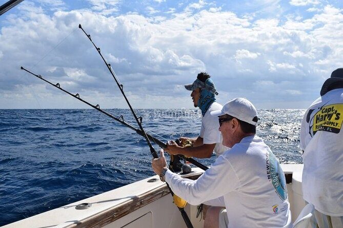 Sport Fishing at the Caribbean Sea. Enjoy an amazing time with friends & family - Key Points