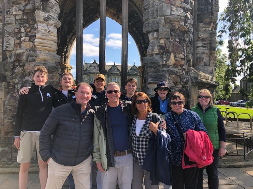 St Andrews: City Highlights Walking Tour with Cocktail - Who Should Consider This Tour?