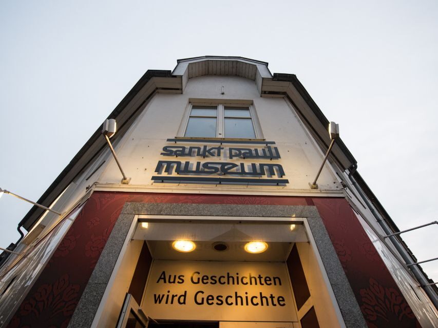 St. Pauli Tour: Drag-Attack with Barbie Stupid & Lee Jackson - An In-Depth Look at the Hamburg Red-Light Experience