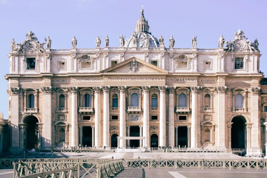 St. Peter's Basilica Walking Tour with Tour Guide - The Art and Architecture: Why It Matters