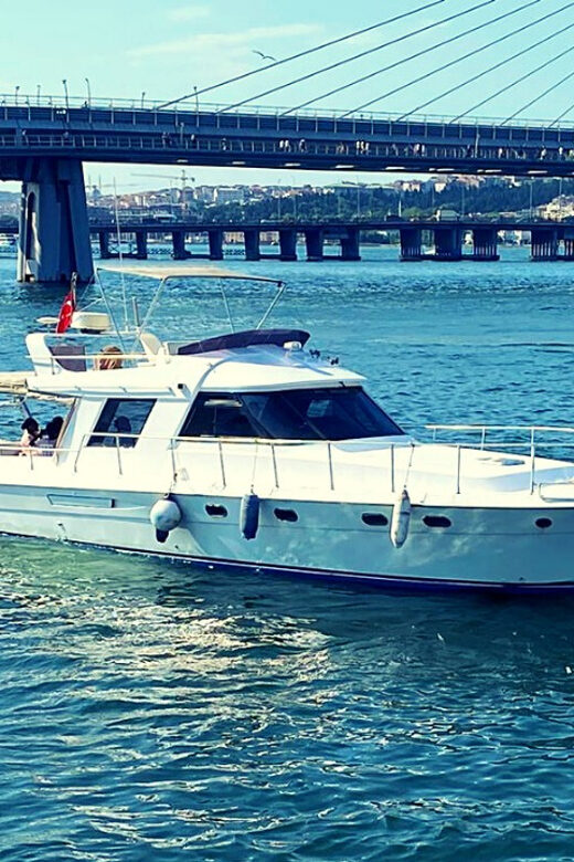 stanbul: Bosphorus Private Yacht Cruise with Tea and Coffee - Practical Tips for Your Bosphorus Yacht Experience