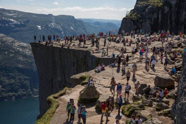 Stavanger: Preikestolen (Pulpit Rock) Hike with Local Guide - Exploring the Details: What to Expect on the Hike