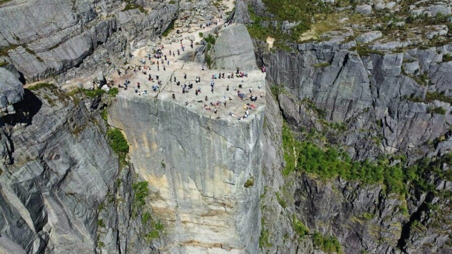 Stavanger: Preikestolen Tour with Guide and Pickup - What Makes This Tour Stand Out?