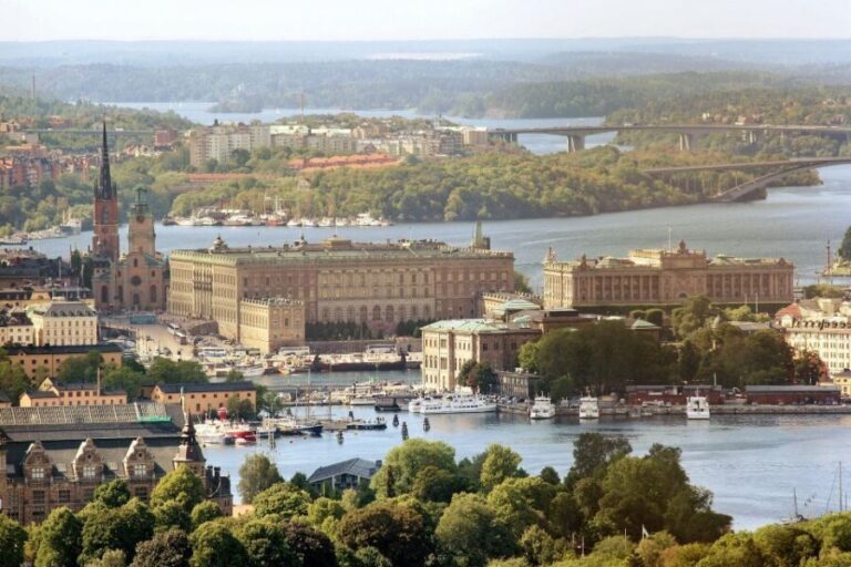 Stockholm: Capture the most Photogenic Spots with a Local - Exploring Stockholm’s Visual Heart in 90 Minutes