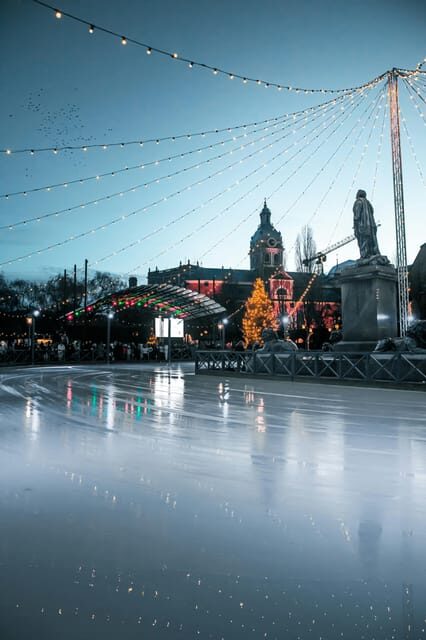 Stockholm: Christmas Markets & Lights Guided Walking Tour - Who Should Consider This Tour?