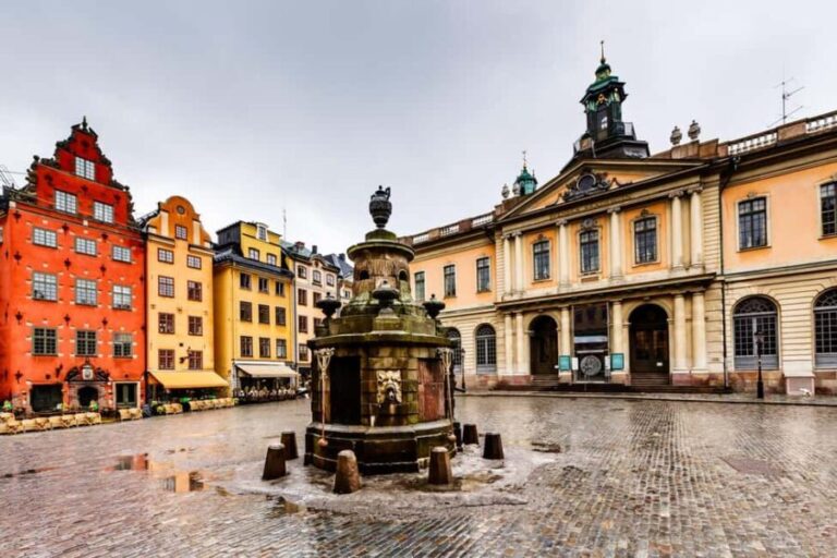 Stockholm: Gamla Stan Walking Tour with a Local - The Fika Break: A Taste of Swedish Culture