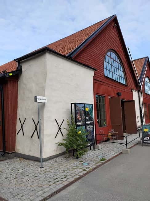 Stockholm: private 3h tour - Old Town, ferry and Vasa museum - What to Expect on the Tour