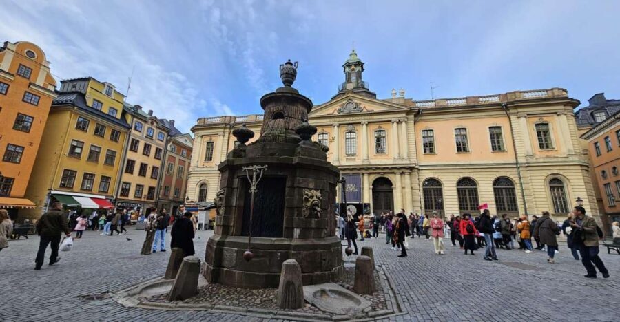 Stockholm: Secrets of Gamla Stan Guided Tour w/ Fika Option - The Itinerary Breakdown