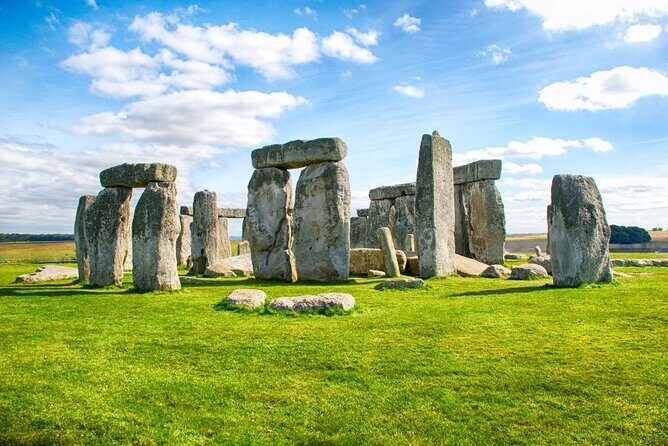 Stonehenge and Bath Guided Day Tour from London - FAQ