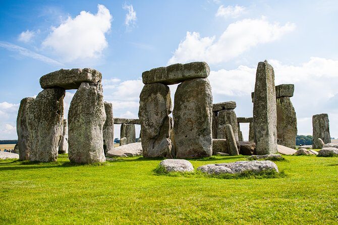 Stonehenge and Salisbury Cathedral Private Tour from Southampton - Who Should Consider This Tour?