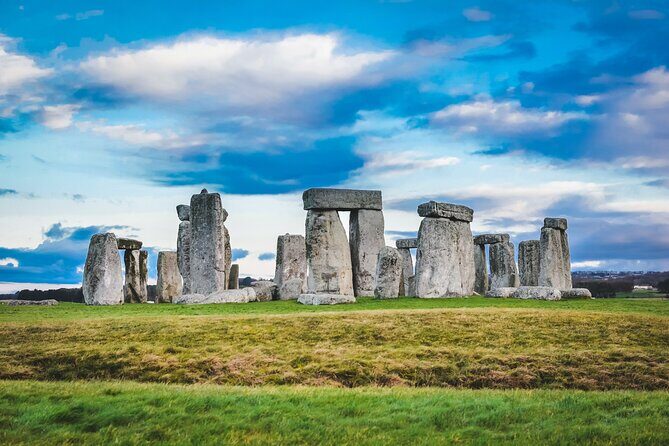 Stonehenge & the Cotswolds Including Admission from Bath - Transport, Timing, and Group Size