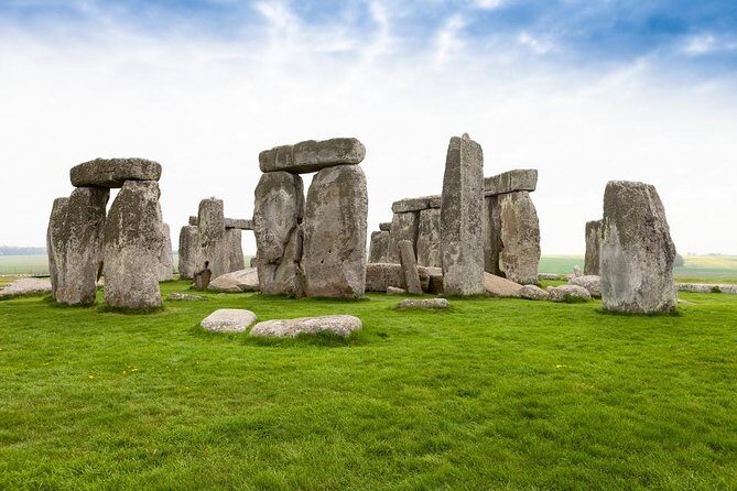 Stonehenge, Windsor Castle and Bath with Pub Lunch in Lacock - What We Love About This Tour