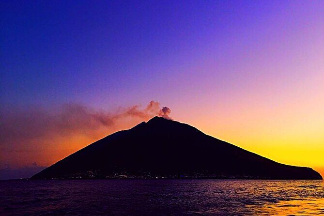 Stromboli By Night - A Detailed Look at the Stromboli By Night Tour