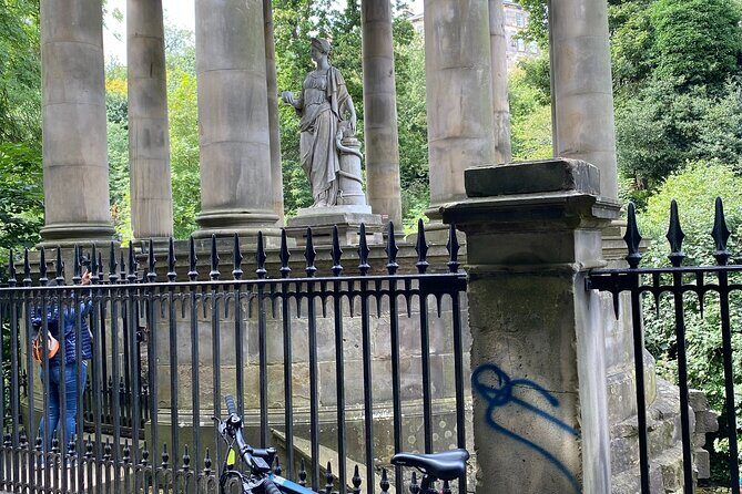Stunning Edinburgh E-bike Tour max 10 people small group - Who Should Book This Tour?