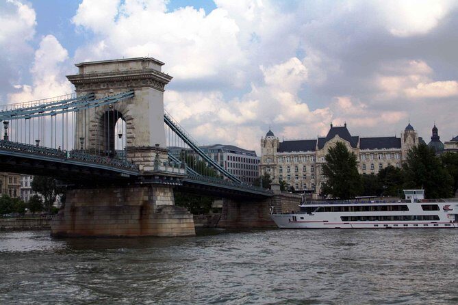 Summer Time Booze Cruise Budapest Sightseeing Danube Tour - In-Depth Breakdown of the Tour
